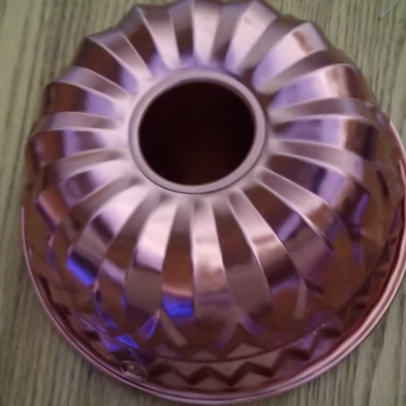 VINTAGE NEW & UNUSED Mirro Bundt Pan - Picture 3 of 7